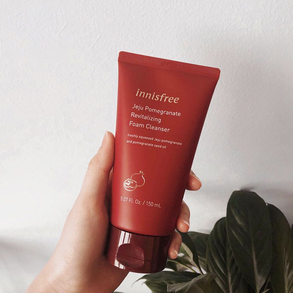  Sữa Rửa Mặt Dưỡng Trắng Da Innisfree Jeju Pomegranate Revitalizing (150ML) 