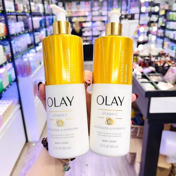  Lotion Dưỡng Thể Trắng Da Mờ Thâm OLAY Revitalizing & Hydrating Body Lotion with Vitamin C + B3 - 502ml (Mỹ) 