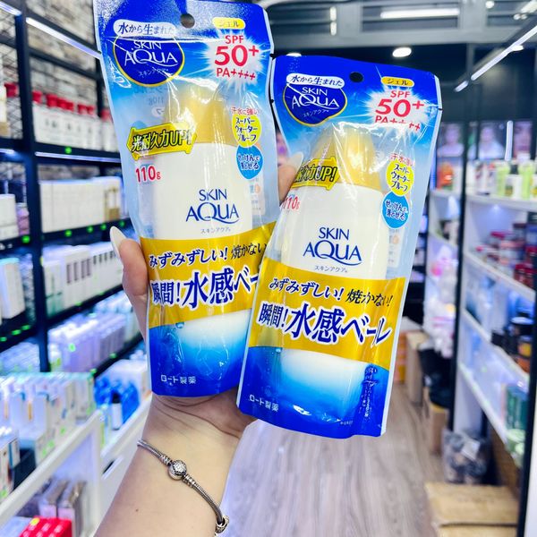 Kem Chống Nắng Không Nhờn Rít SKIN AQUA Super Moisture UV Gel Spf 50+ PA++++ 110g