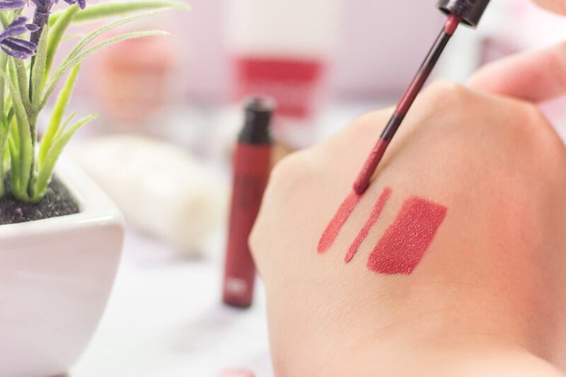 Chất son Satin Pencil Lip Lacquer Aritaum mượt mịn 1