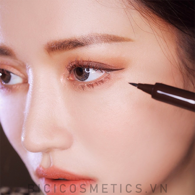 Các xu hướng kẻ Eyeliner tuyệt đẹp cho mùa thu