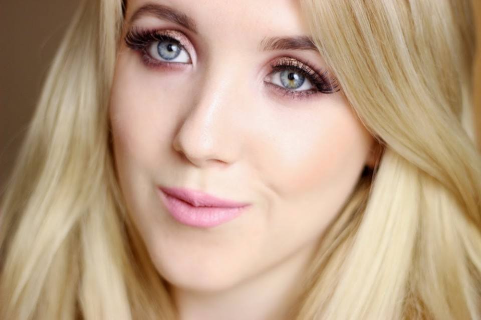 Sử dụng phấn phủ nén Matte Fusion Kiko mà không lo da bị bóng dầu
