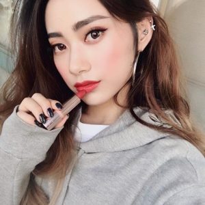 Son Colourpop Lux Lipstick lên màu siêu chuẩn, chỉ với đường là son lên màu rất đậm ngay lập tức. - Bici Cosmetics