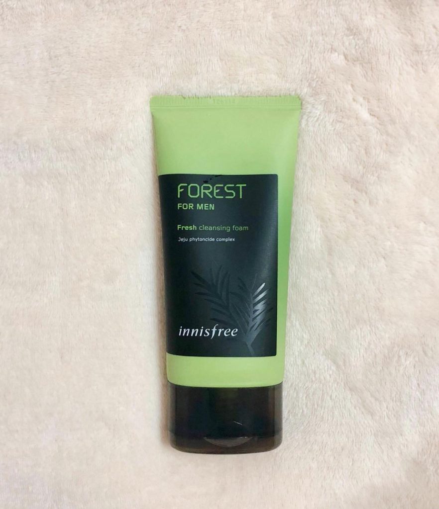 Thiết kế đơn giản nhưng vô cùng bắt mắt của Innisfree Forest For Men Oil Control Cleansing Foam-bicicosmetics.vn