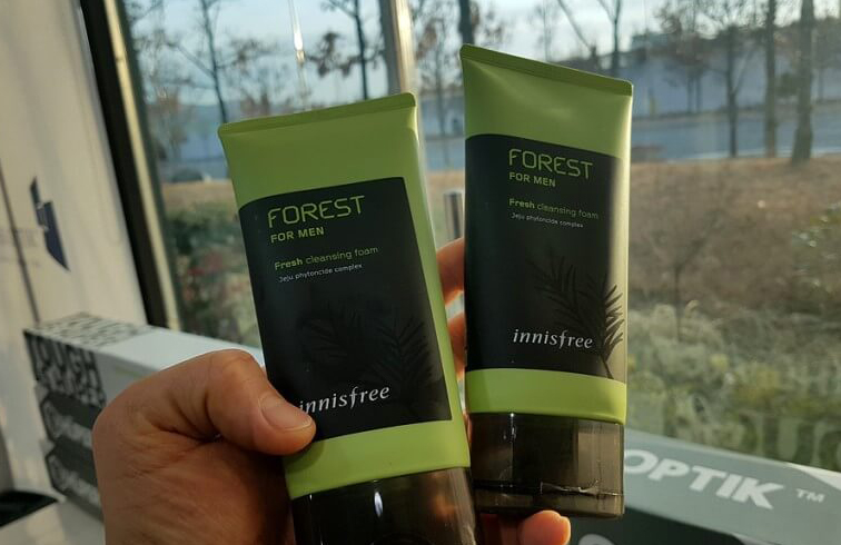 Sữa rửa mặt Innisfree Forest For Men Oil Control Cleansing Foam là sự lựa chọn hợp lí-bicicosmetics.vn