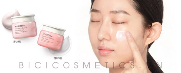 Kem Dưỡng Nâng Tông Da Chiết Xuất Hoa Anh Đào Innisfree Jeju Cherry Blossom Tone Up Cream 50ml