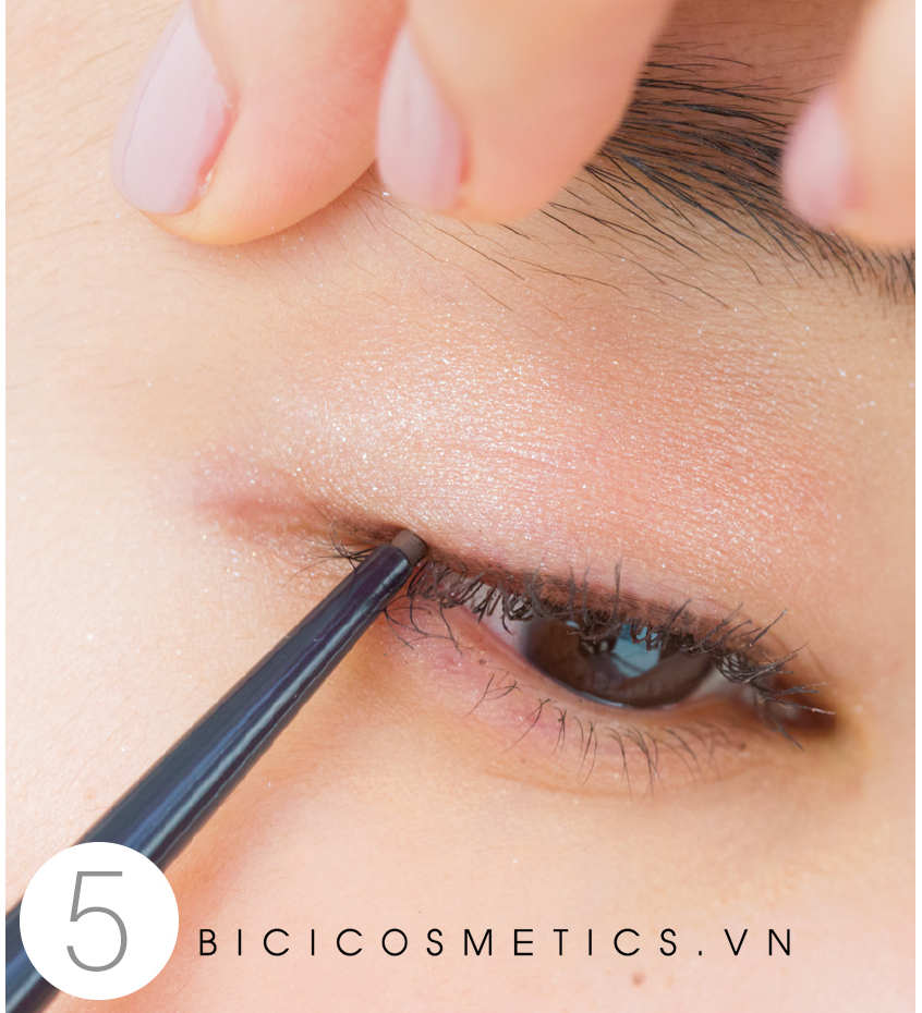 Kẻ mắt Gel Eyeliner Nhật Heroine Kiss me5 - Bici Cossmetics