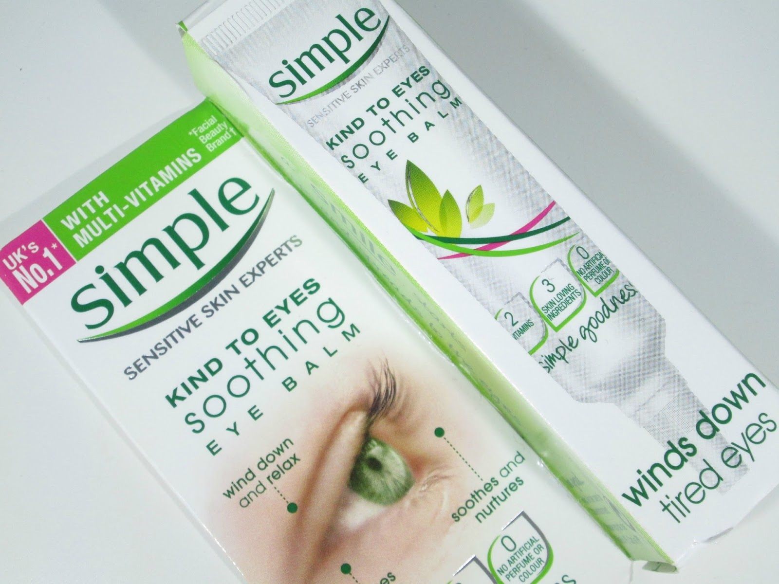 Kem Dưỡng Mắt Simple Kind To Eyes Soothing Eye Balm