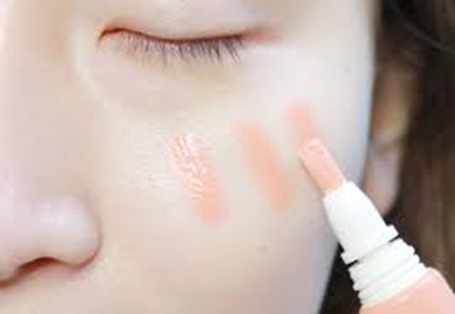 Hướng dẫn sử dụng kem Innisfree Smart Drawing Strobing