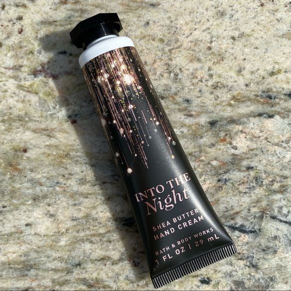 Kem Dưỡng Tay Cấp Ảm Mịn Da BATH & BODY WORKS Shea Butter Hand Cream 2