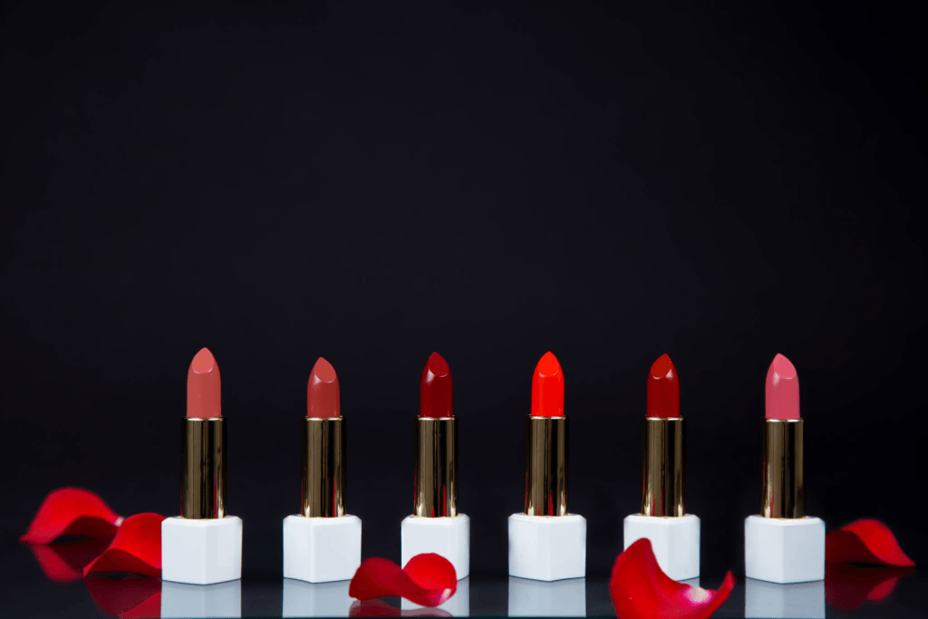 2BO Ever Matte Lipstick với thành phần dưỡng vô cùng chất lượng từ các loại tinh dầu dưỡng môi 1