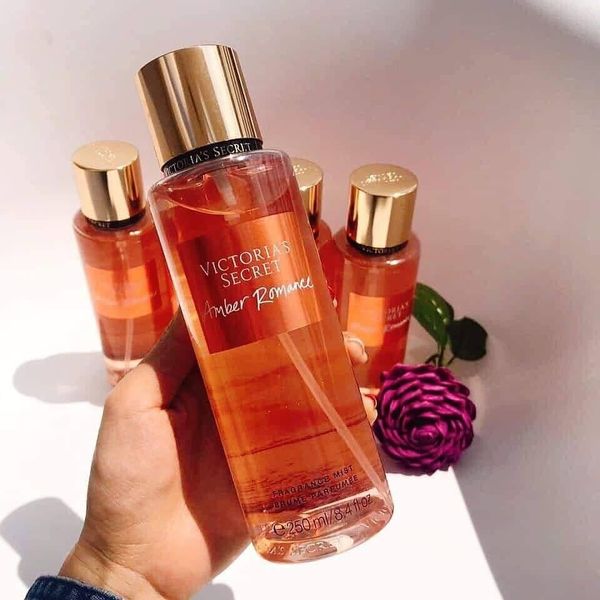  Xịt Thơm Toàn Thân VICTORIA'S SECRET Amber Romance Fragrance Body Mist - 250ml 