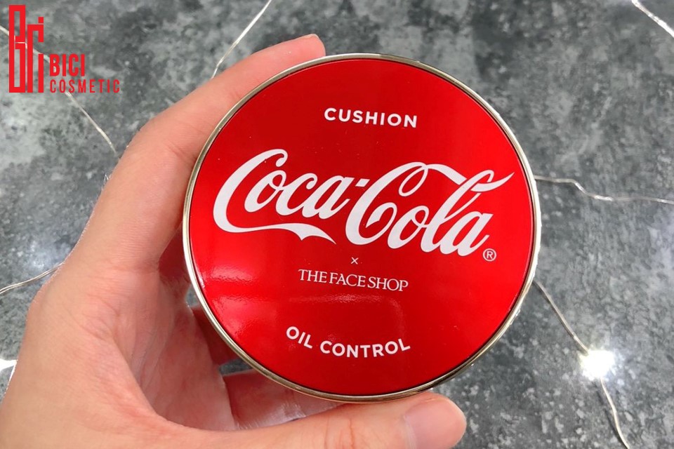 Phấn nước kiềm dầu The Face Shop x Coca Cola Oil Control Cushion