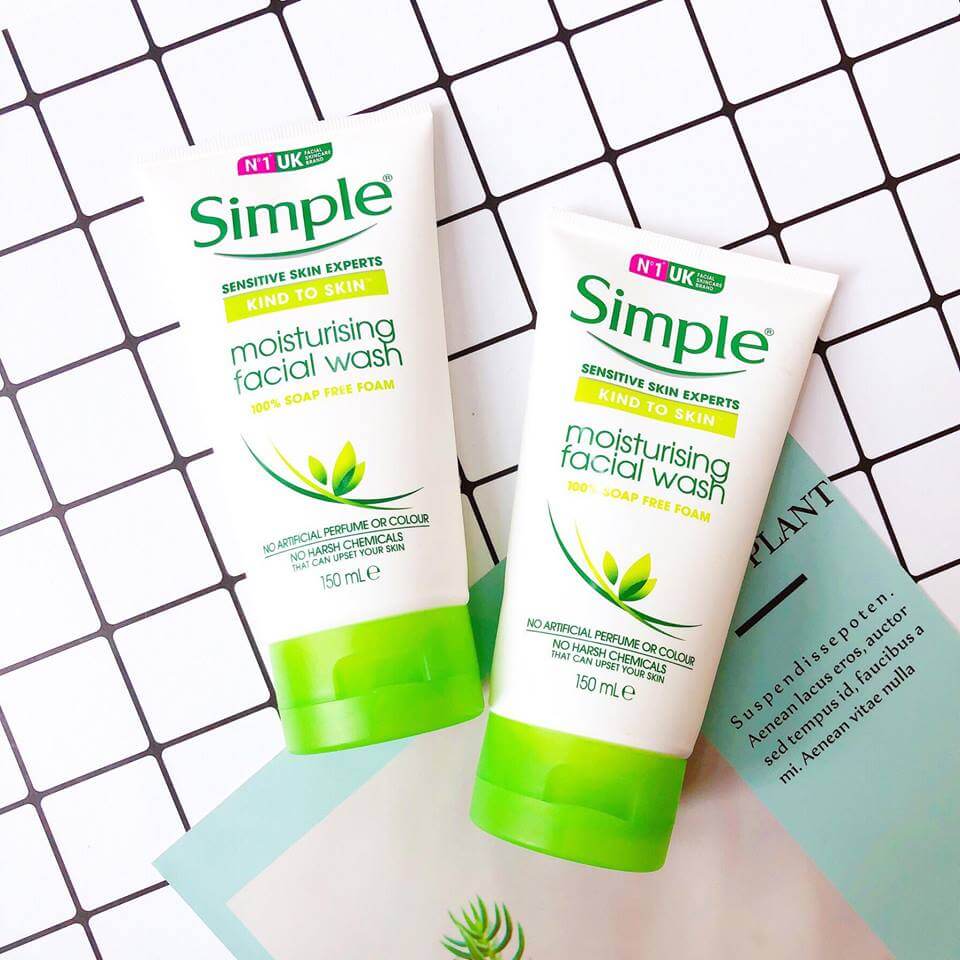 Sữa rửa mặt Simple Kind To Skin Moisturising Facial Wash-bicicosmetics.vn