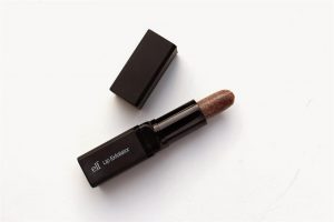 E.L.F Studio Lip Exfoliator thiết kế bằng nhôm chắc tay và sang trọng 2 E.L.F Studio Lip Exfoliator thiết kế bằng nhôm chắc tay và sang trọng 1
