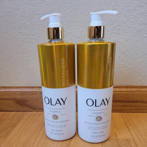  Lotion Dưỡng Thể Trắng Da Mờ Thâm OLAY Revitalizing & Hydrating Body Lotion with Vitamin C + B3 - 502ml (Mỹ) 