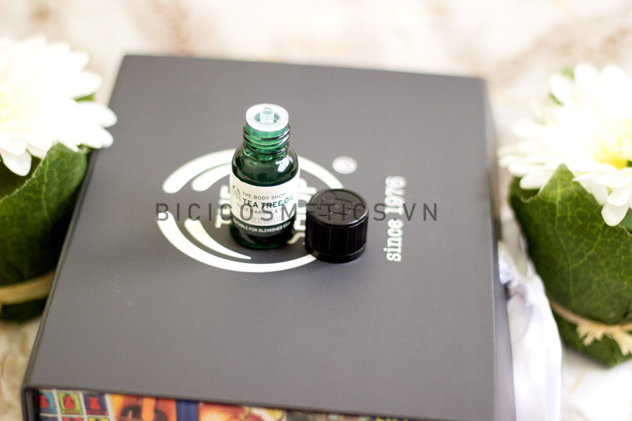 tinh dầu trị mụn the body shop