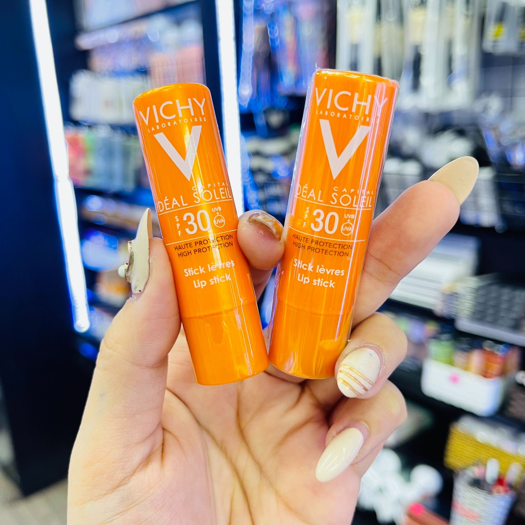  Son Dưỡng Mềm Mịn Môi VICHY Ideal Soleil SPF 30+ Lip Stick 