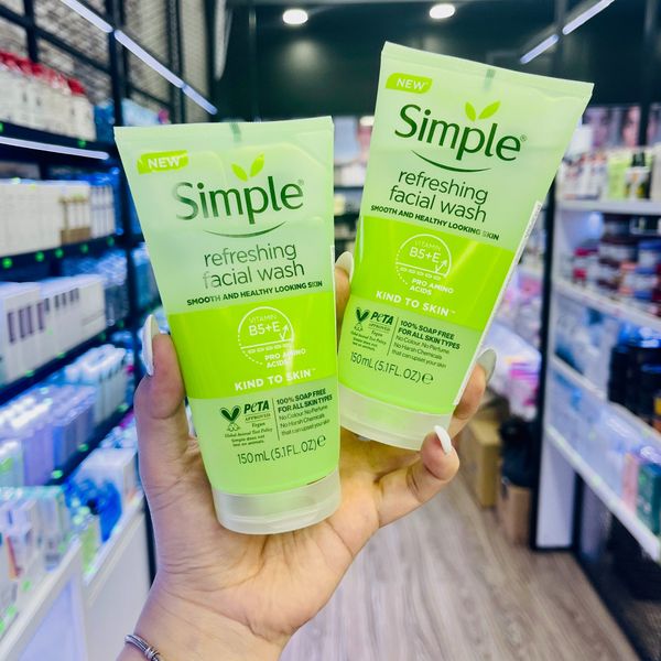  (Mẫu Mới) Sữa Rửa Mặt SIMPLE Kind To Skin Refreshing Facial Wash Gel - Có Tem Phụ 