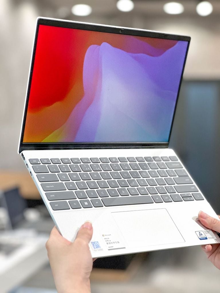 [Open Box] - Dell Inspiron 5330 i5 1340P 16Gb/ 512Gb/ 13.3″ QHD+
