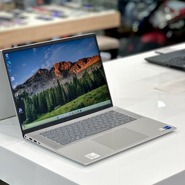 [Open Box] - Dell Inspiron 5620 i5-1240P/ 16GB/ 512GB SSD 16