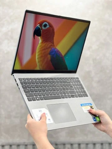 [Like new] - Dell Inspiron 5620 i7-1260P/ 16GB/ 512GB/ 15.6