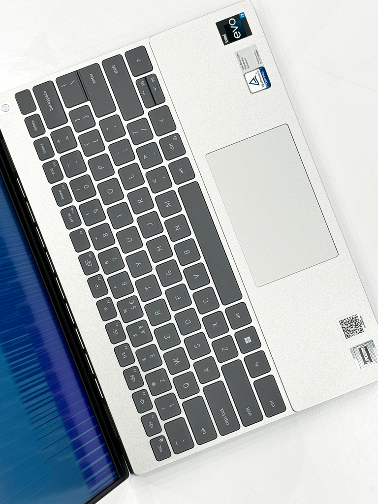 [Open Box] - Dell Inspiron 5320 i7-1260P 16Gb/ 512Gb/ 13.3″ QHD+