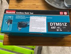 Máy đa năng cầm tay dùng pin 18V DTM51Z (không kèm pin sạc)