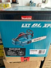 Máy cưa xích dùng PIN 18V DUC254Z