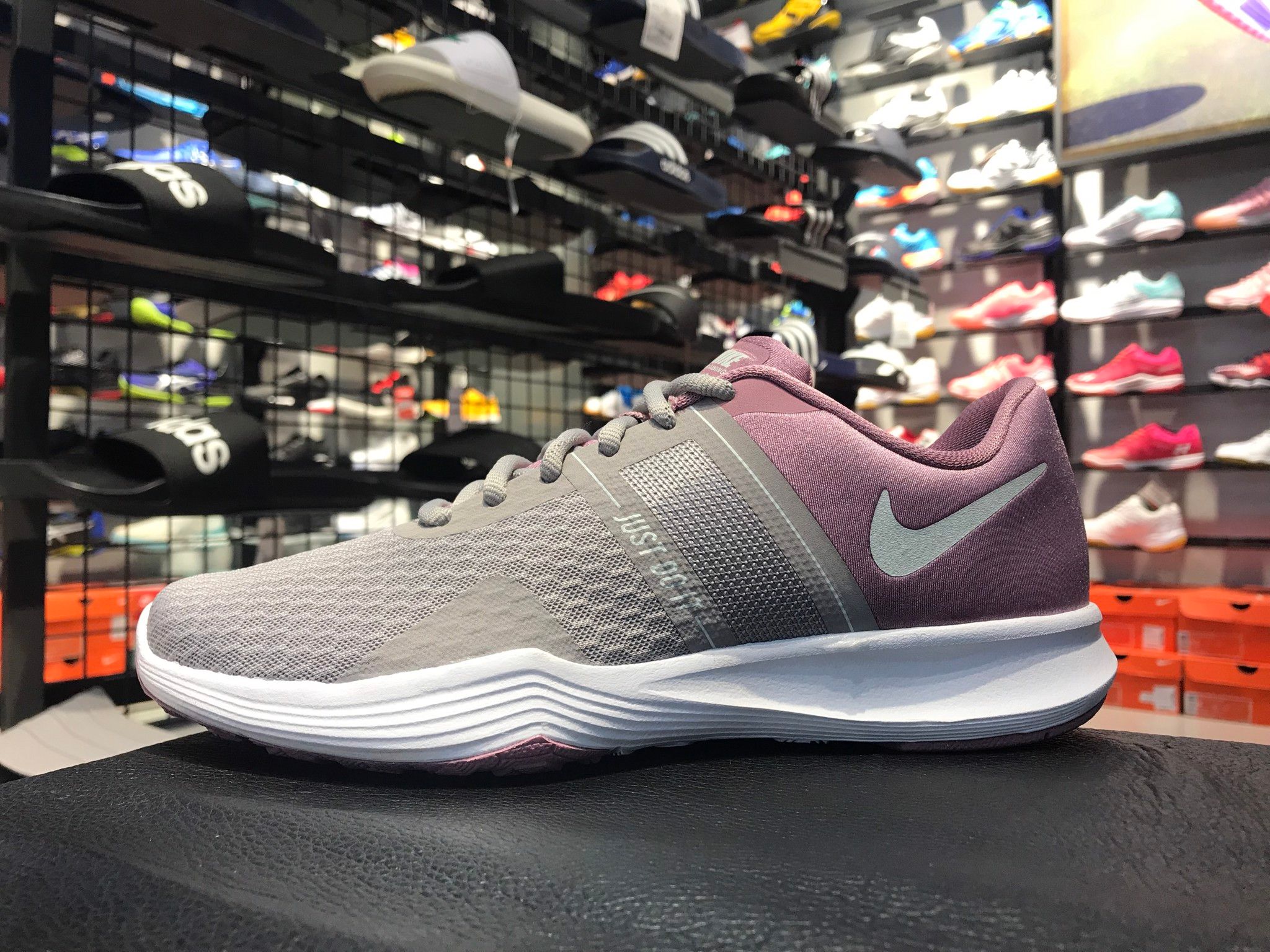 Giày Nike Women AA7775-500