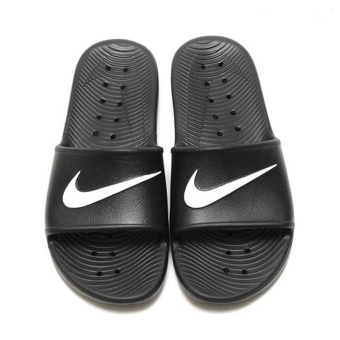 Dép thể thao Nike