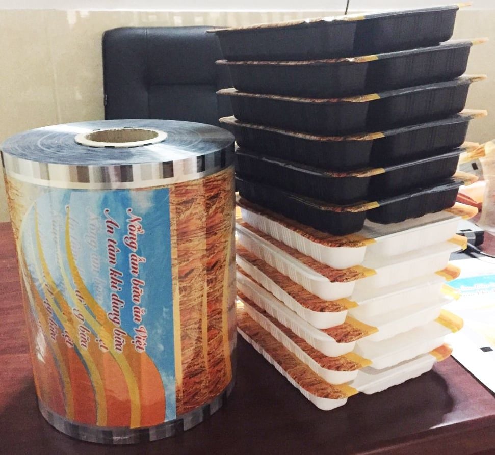 Cuộn màng dán khay thực phẩm dài 500m | Cuộn màng dán khay cơm