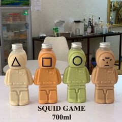 SQG700 - Chai Nhựa PET Đựng Trà Sữa Hình Squid Game 700ml