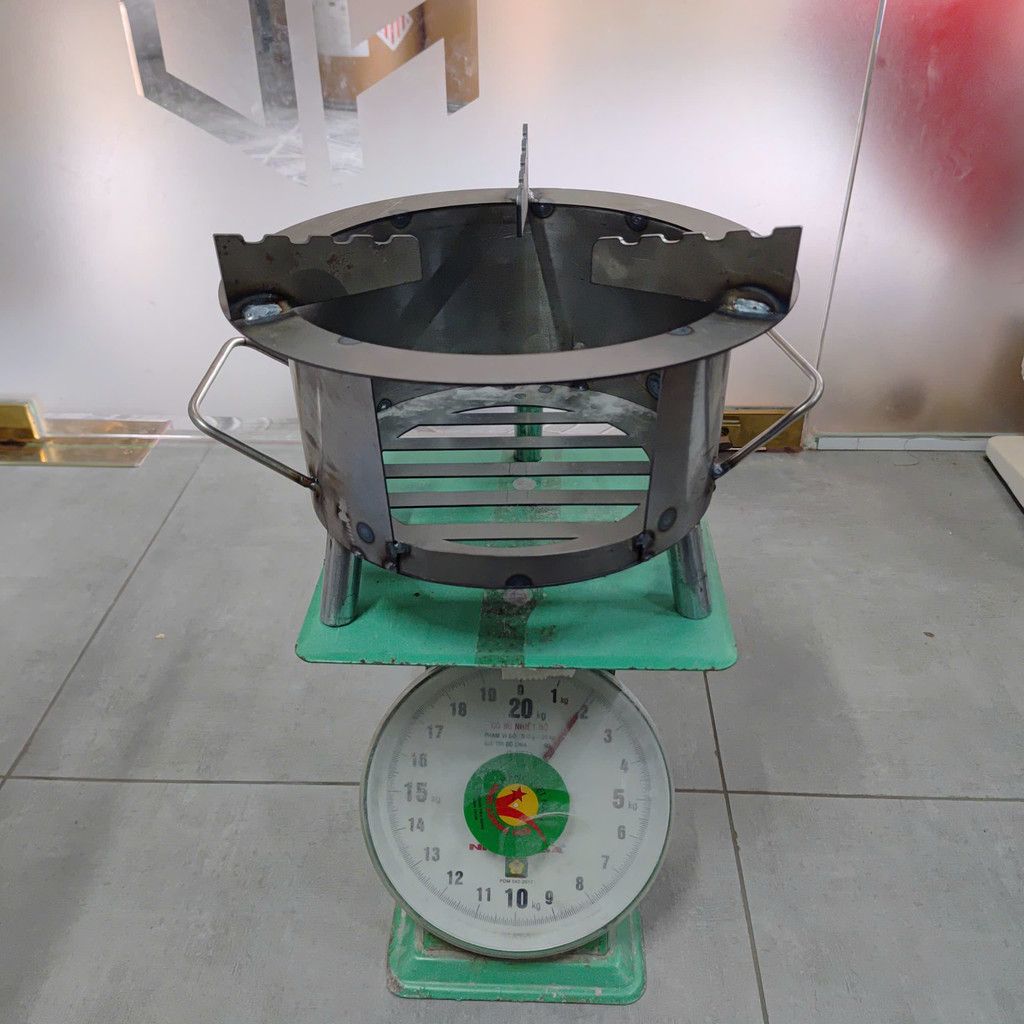 Bếp củi cải tiến HươngGiang siêu bền tròn 30cm nấu -nướng- lẩu có bệ đỡ củi, ống khói, chống đen nồi