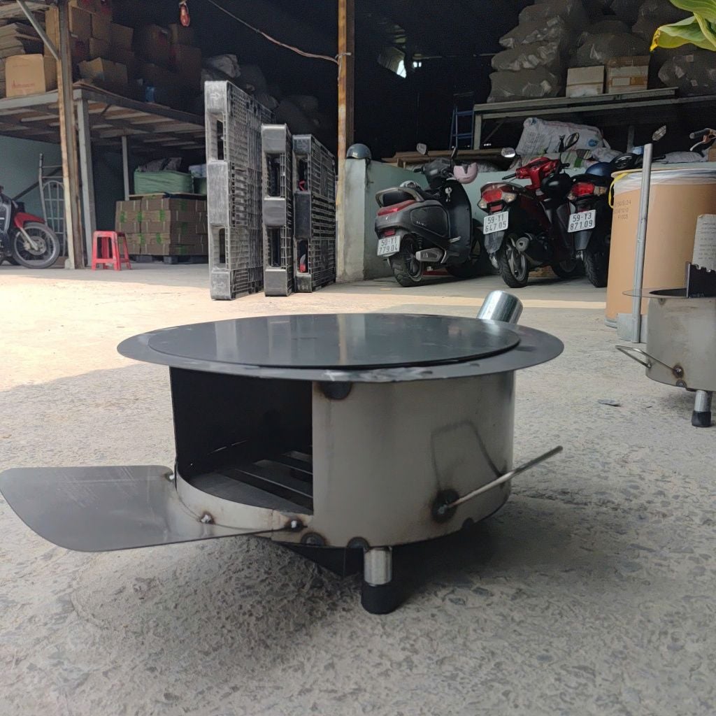 Bếp Củi Cải Tiến Hương Giang Tròn 50cm–Chắc chắn, Chống Đen Nồi, Có Ống Khói, Bệ Đỡ Củi & Hứng Tro