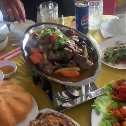 Dĩa Inox Sâu Lòng Kèm Bếp Cồn Chắn Gió Hương Giang-Tặng Kèm Vá Múc-Chuyên Dụng Cho Món Hấp, Né, Xào