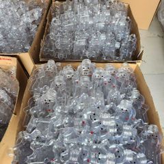 Chai nhựa pet 500ml đựng trà sữa hình bánh quy gừng trang trí giáng sinh có in biểu cảm đáng yêu.