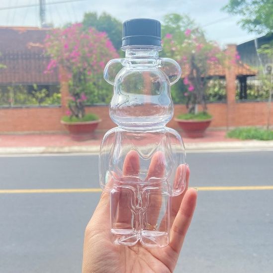 Giá Sỉ Bành Chai Nhựa đựng trà sữa Hình Gấu Bear Brick 400ml và Bành chai gấu BearBrick 250ml