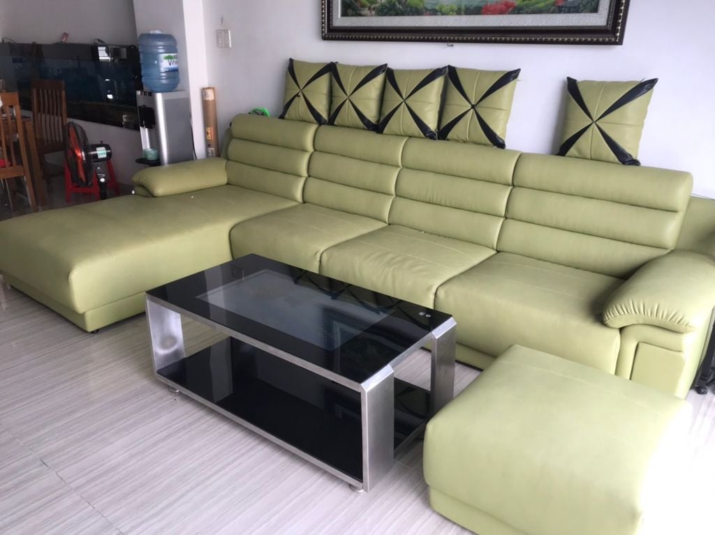 Bàn Sofa sử dụng màn hình cảm ứng 32 inch chạy Win 10