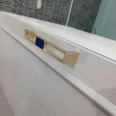 TỦ TRƯNG BÀY MÀN HÌNH TRONG SUỐT 32 INCH