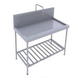  Bàn bếp inox có giá dưới, có vòi nước 