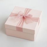  Hộp quà vuông đính nơ, hộp quà tặng sinh nhật, hộp quà tặng 8/3, Valentine (17.5x17.5x9cm) 