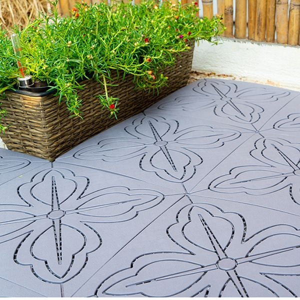 Vỉ nhựa lót sàn viên gạch 2