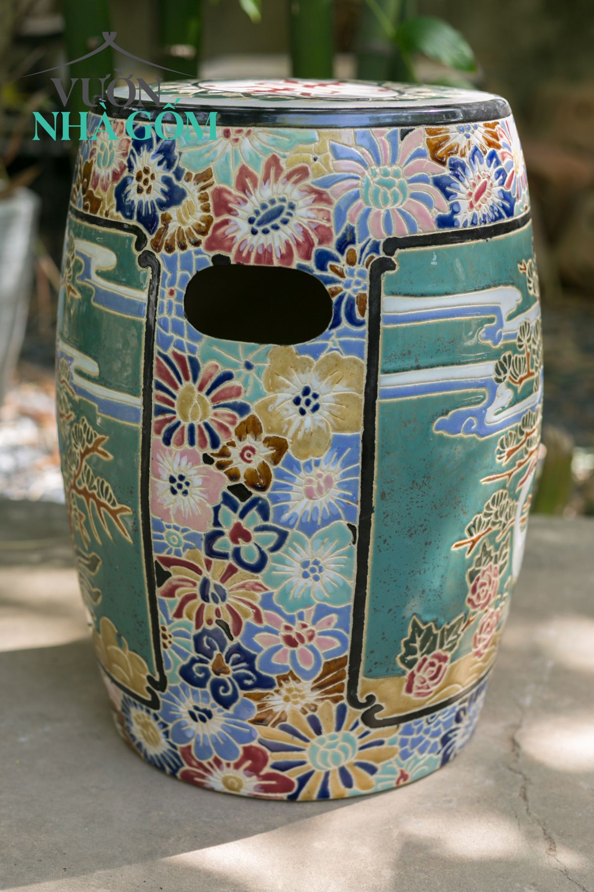  Đôn khắc đề tài Tùng Hạc bách hoa, có tay cầm, gốm mỹ nghệ Nam Bộ, C50 x R30cm-  0205h1c077 