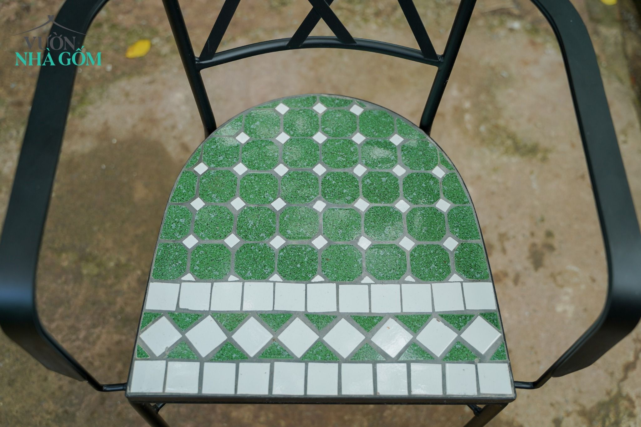  Bàn vuông xanh lá, ghép gốm theo nghệ thuật Mosaic, R60cm 