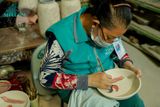  Dĩa hảo được vẽ thủ công theo lối vẽ dân gian trên gốm Lái Thiêu, triện Thủ Biên- 1007c3g150 