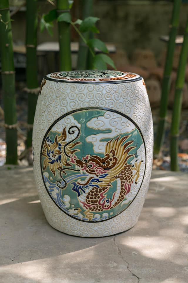  Đôn tròn trắng khắc thủ công họa tiết Tứ Linh, gốm mỹ nghệ Nam Bộ, C45 x R30cm 