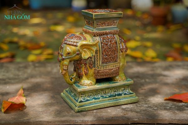  Đôn voi Thủ Biên để bàn vòi xuống, quà tặng gốm cao cấp, Gốm Thủ Biên, Cao 20 x Dài 19cm- SP002146 