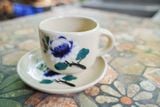  Dĩa lót tách tròn vẽ tay họa tiết bông xanh , chén bát Lái Thiêu, R12,5 cm- SP001020 