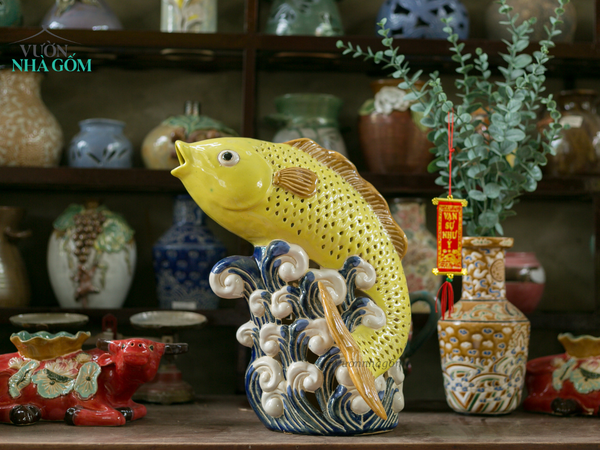  Cá chép vàng may mắn, cá gốm mỹ nghệ chạm lọng thủ công, gốm Nam Bộ, D30 x C35cm-SP000115 